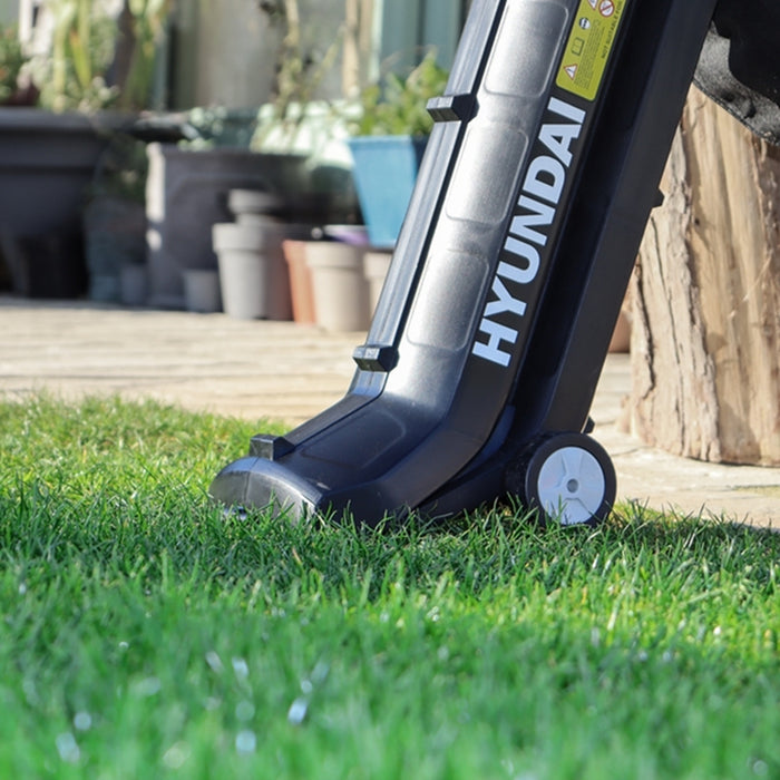 Hyundai 3-in-1 Electric Garden Vacuum, Leaf Blower and Mulcher | HYBV3000E | 3 Year Warranty