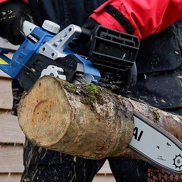 Hyundai 1600W / 230V, 14" Bar Electric Chainsaw | HYC1600E | 3 Year Hyundai Warranty